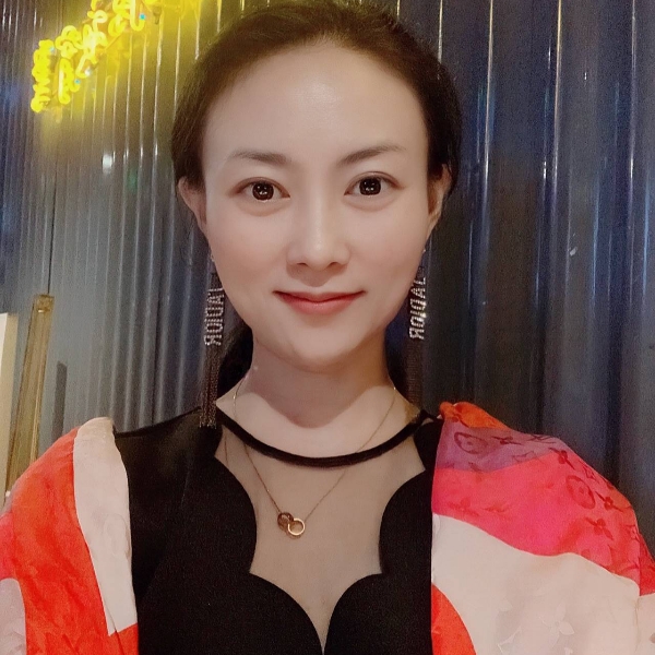 小土豆用寂冷的照片