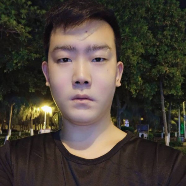 时尚挽手小伙的照片