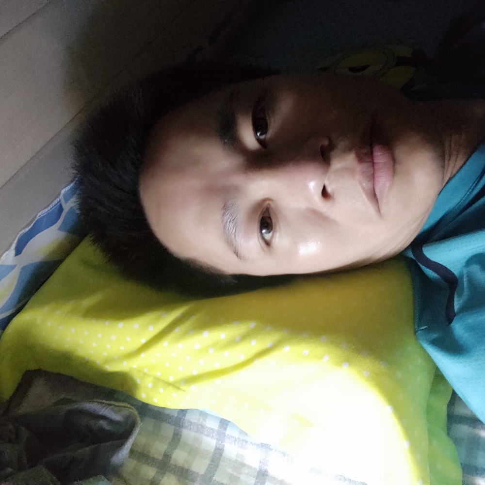 透彻回首飞机的照片