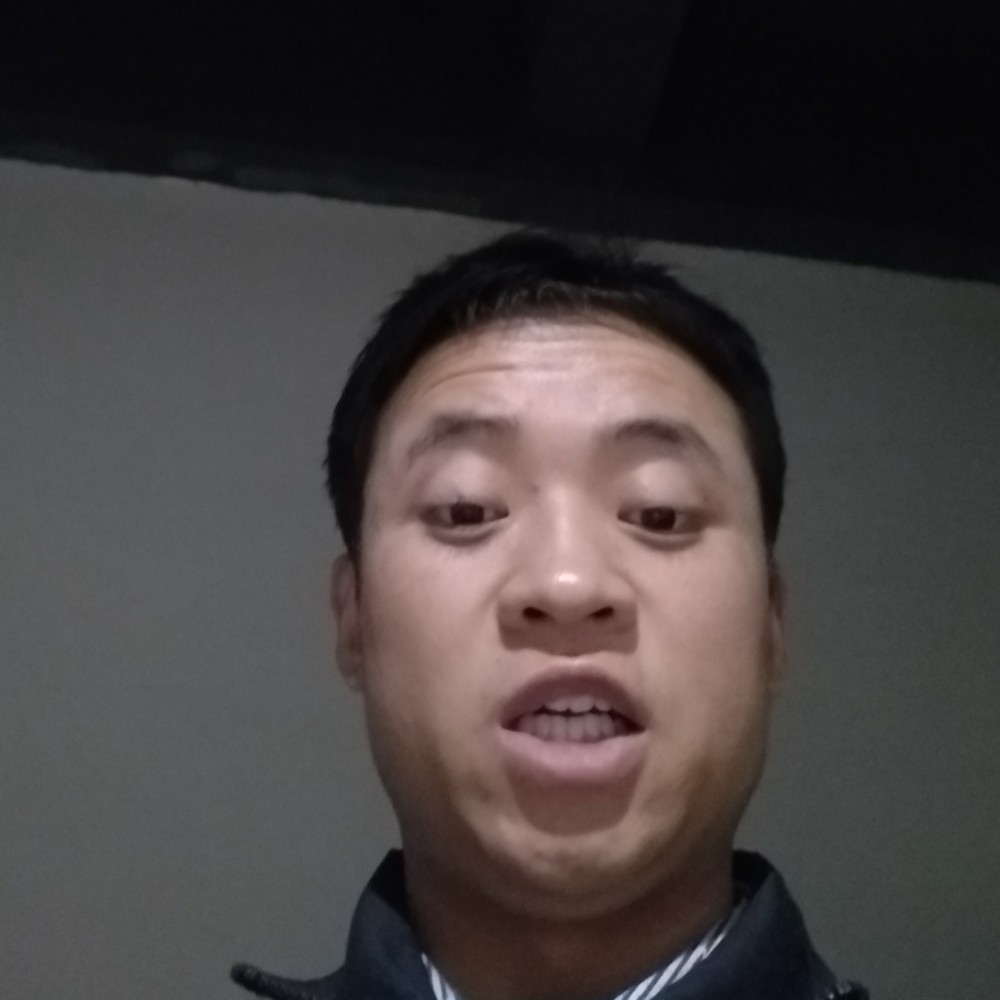 宝贝等于高大的照片