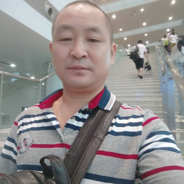 热水中的鱼的照片