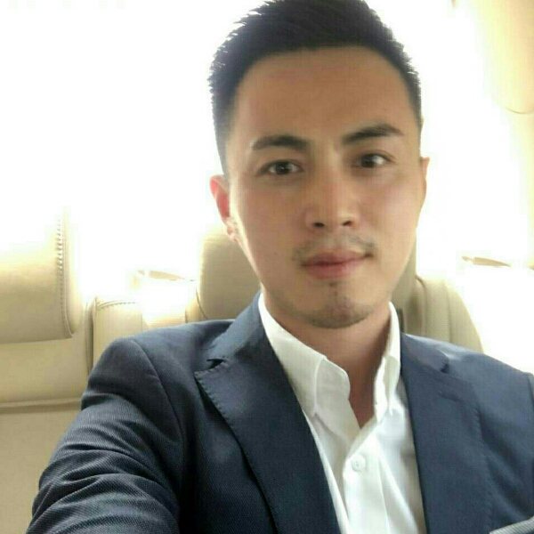 执笔续写青春的照片