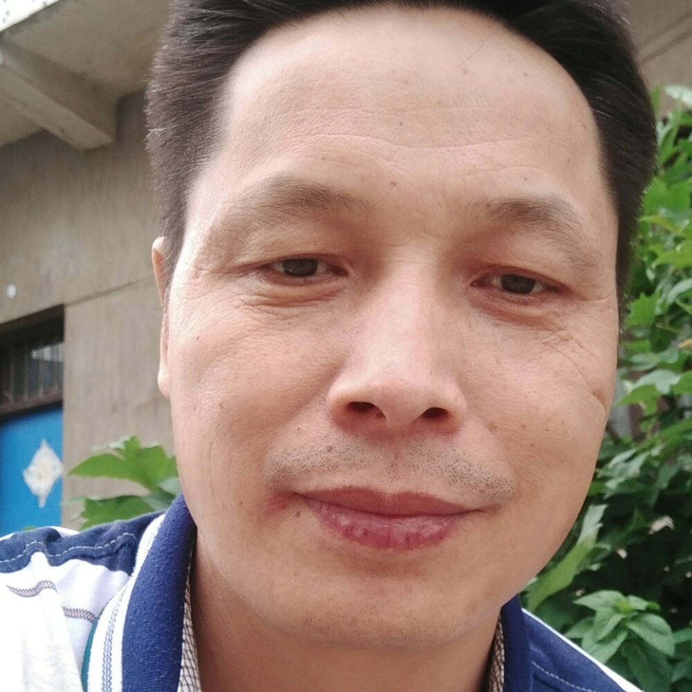 热情迎豆芽的照片