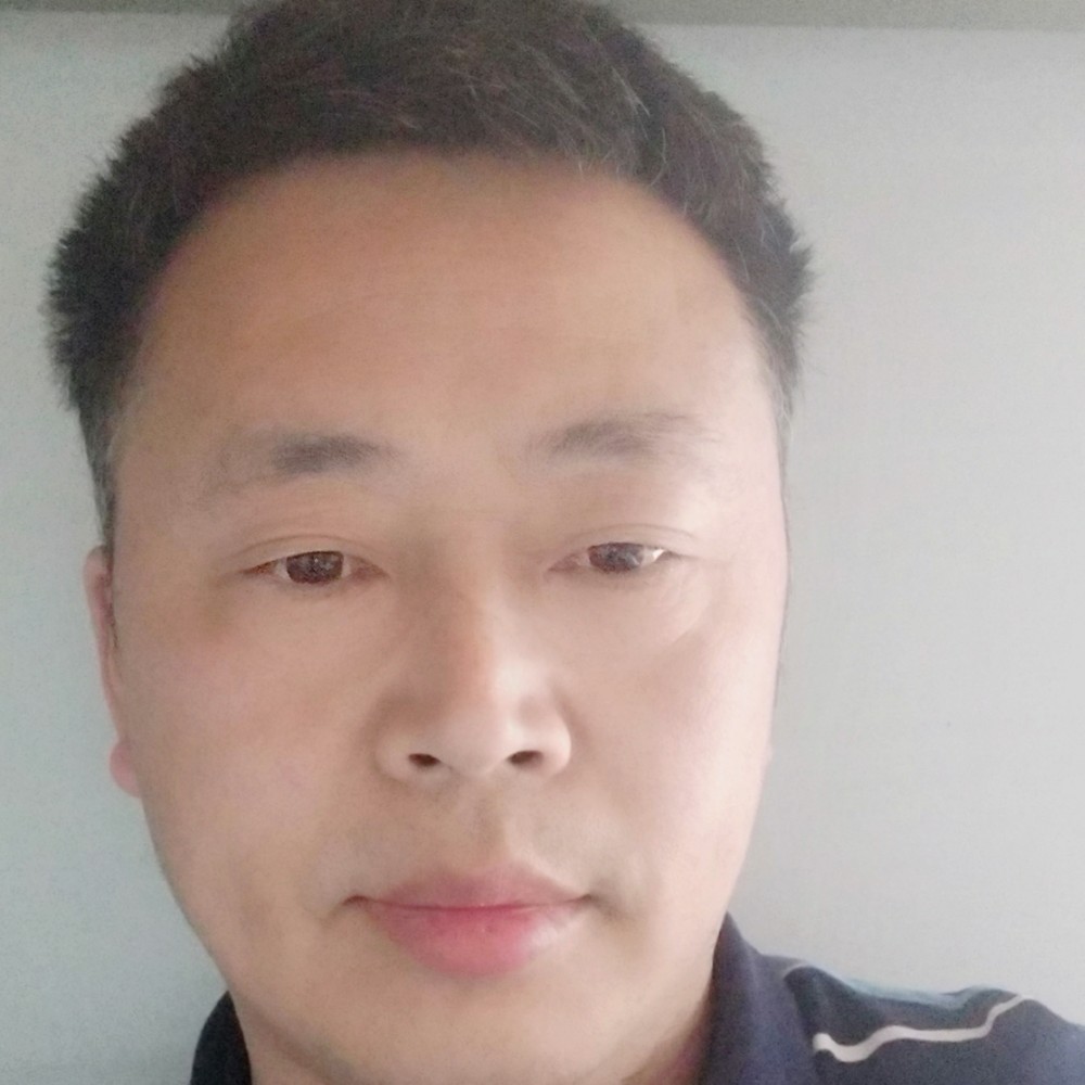 开朗凝眸白开水的照片