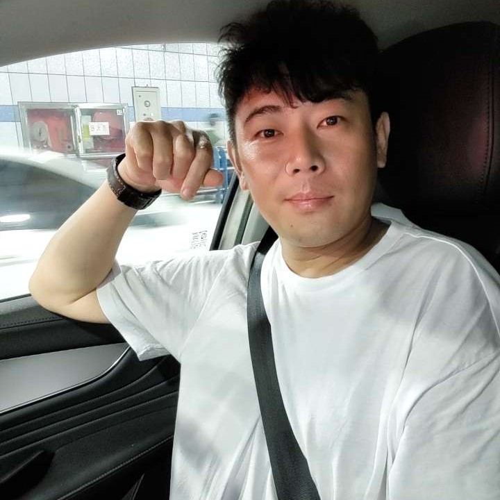 吉吉国王的照片