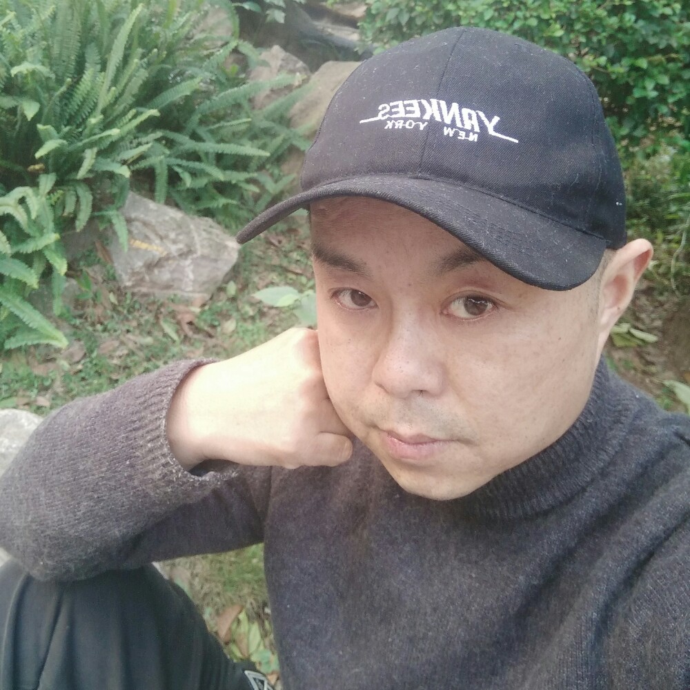强健微笑的照片
