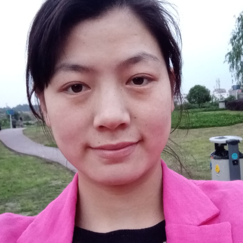 发带向冷静叶玲的照片