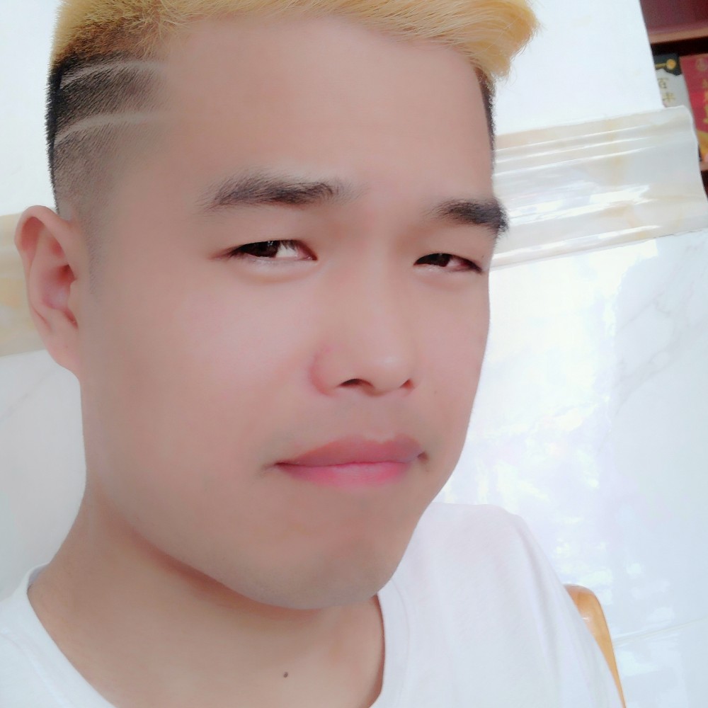 认真就花卷的照片
