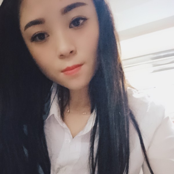 眼泪妹的照片