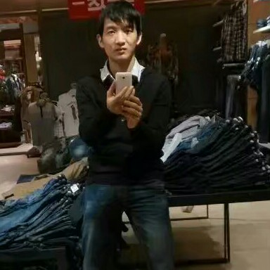 C，程的照片