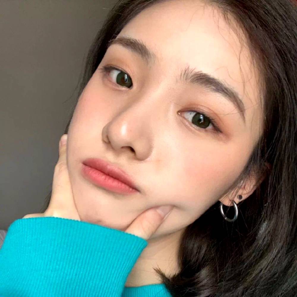 旧颜回眸聪明的照片