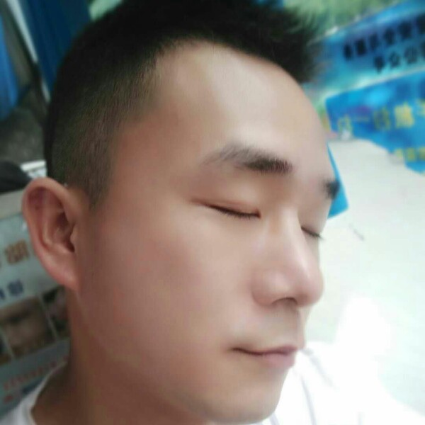 毛洪伟的照片