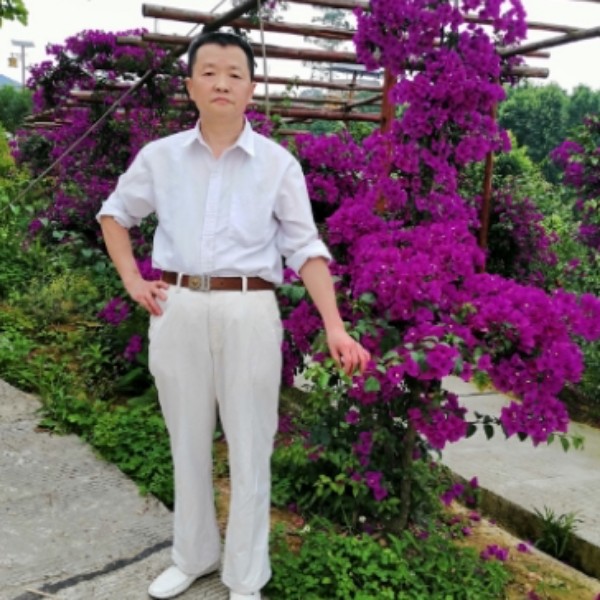 还单身与凉城的照片