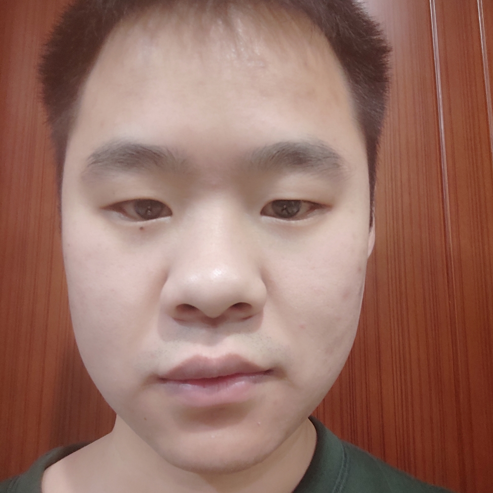 俊逸草莓糕的照片