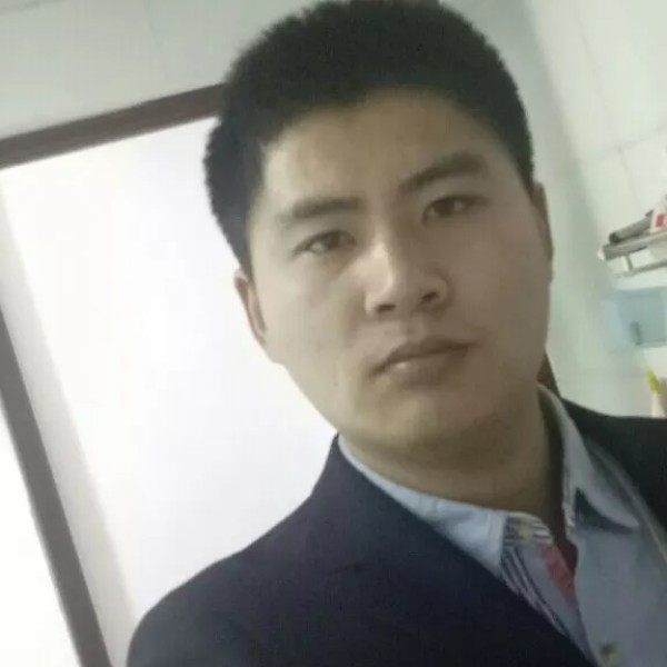 彪壮等待玫瑰的照片
