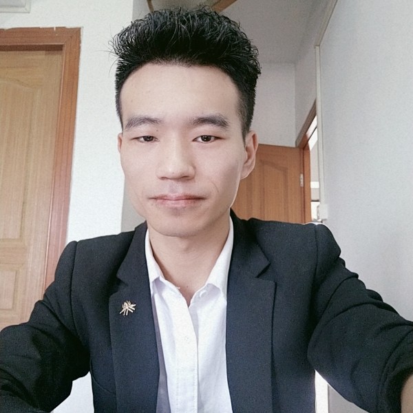 热情爱飞鸟的照片