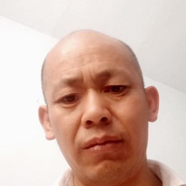 饱满闻剪影的照片