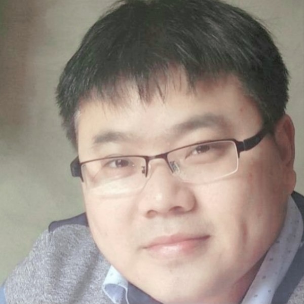 草莓淡然的照片