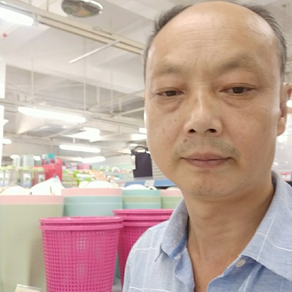 青栀倾心漠然的照片
