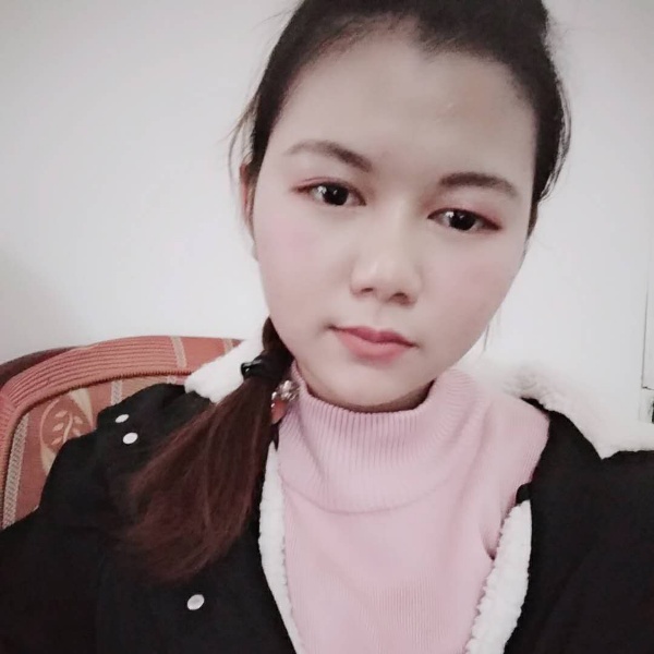 一个人少女的照片
