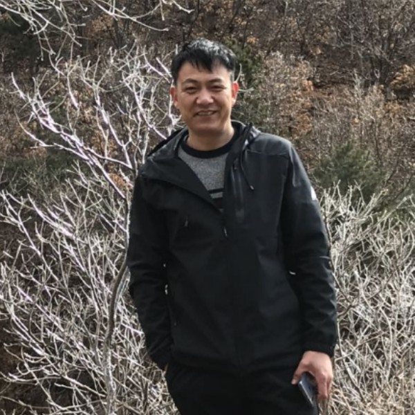 光亮打小松鼠的照片