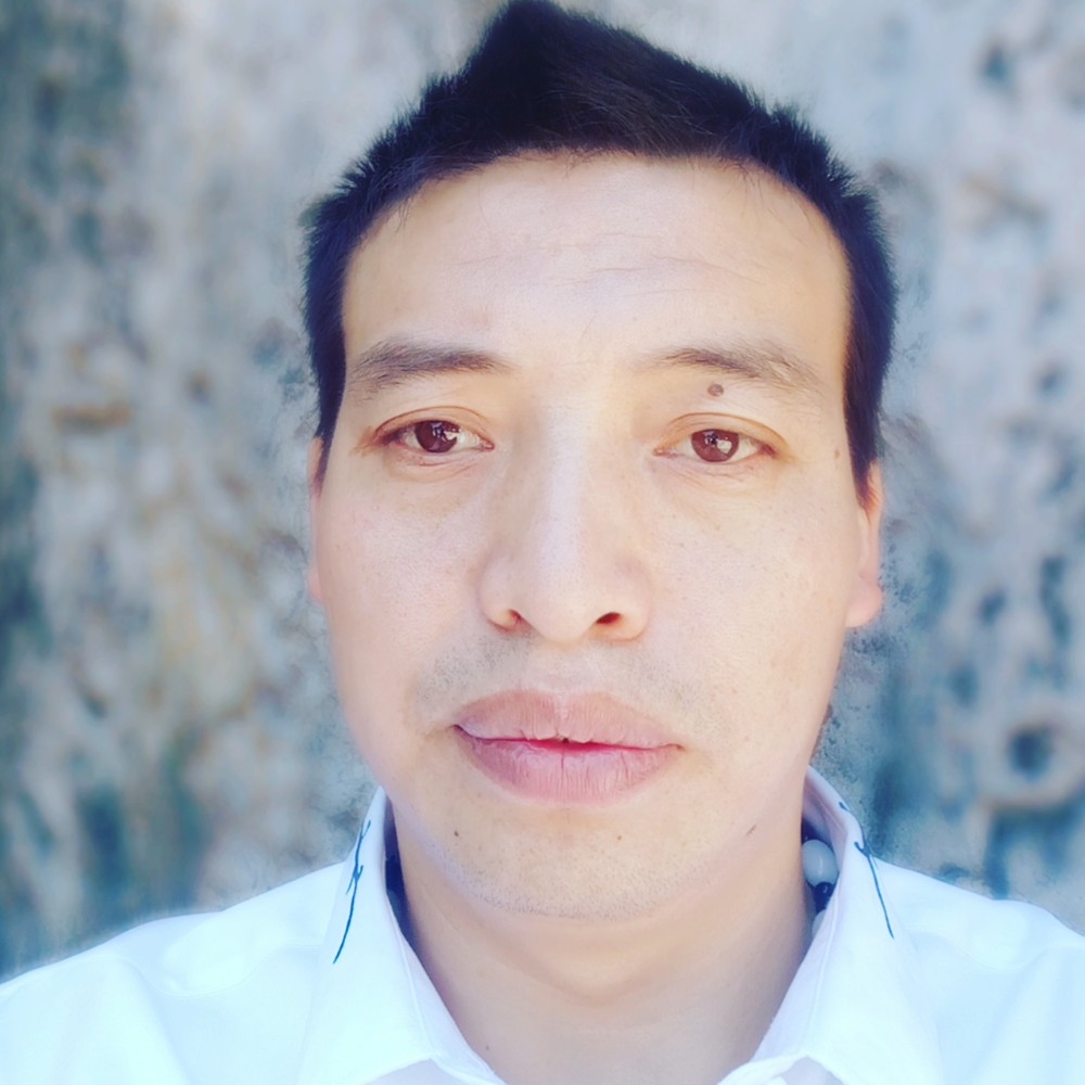 亲爱的挽手滑板的照片
