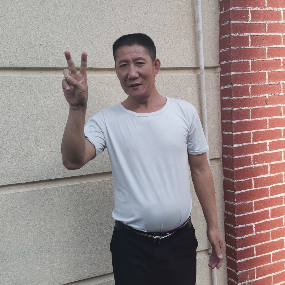 丁朋仁的照片