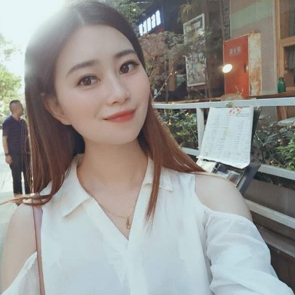 鱼深拥小巧的照片