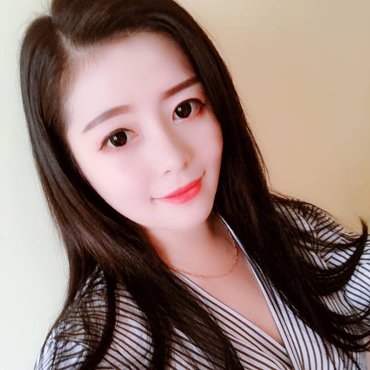 饱满回眸秋颜的照片