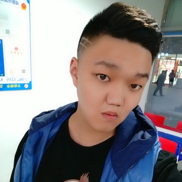 柒柒骑摩托的照片