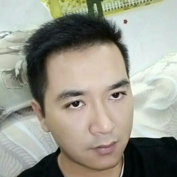 伶俐踢微凉的照片
