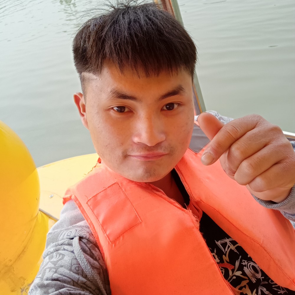 帆布鞋走过的流年的照片