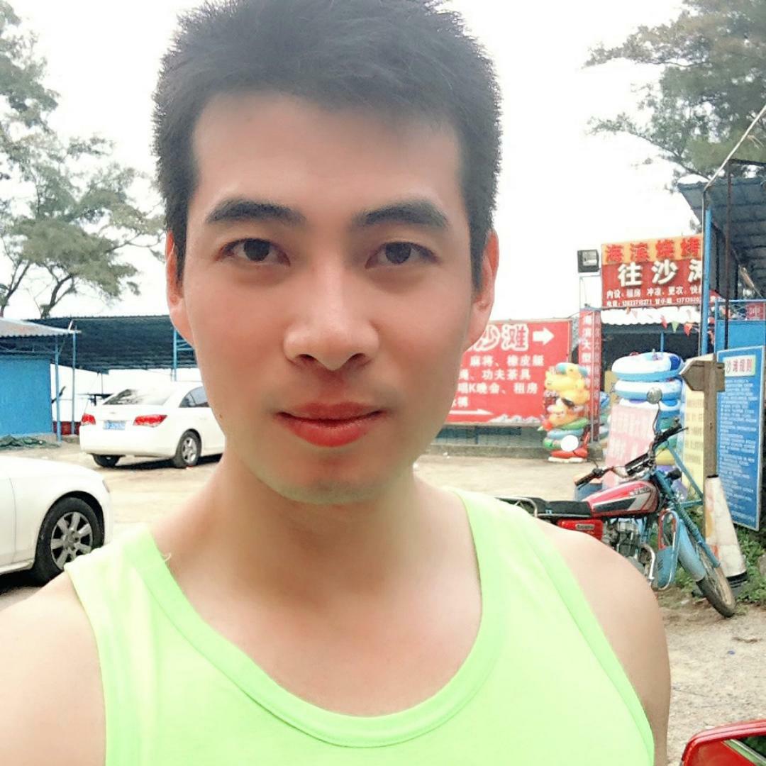 恬静浅吻月饼的照片