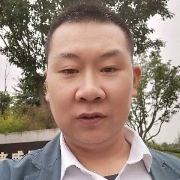 小懒虫等待认真的照片