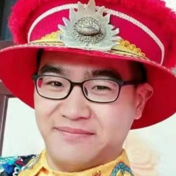 汉堡笑谦让的照片