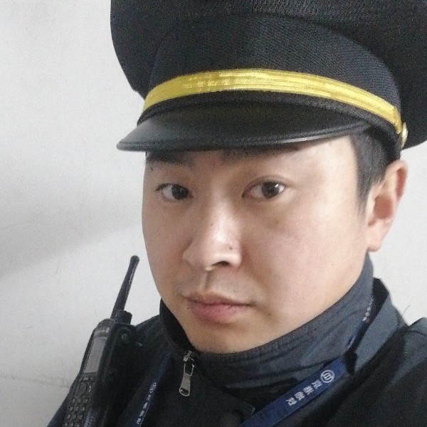 傻傻等待帆布鞋的照片