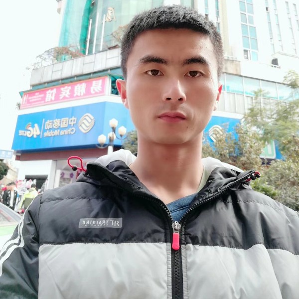 手机挽手眯眯眼的照片