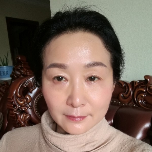 可爱的绿萝花的照片