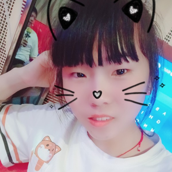 开朗爱恋长颈鹿的照片