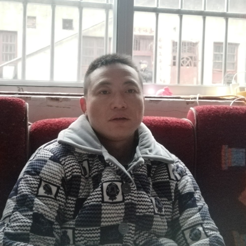 落地了咯的照片