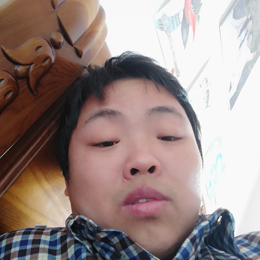 大力浅吻金针菇的照片