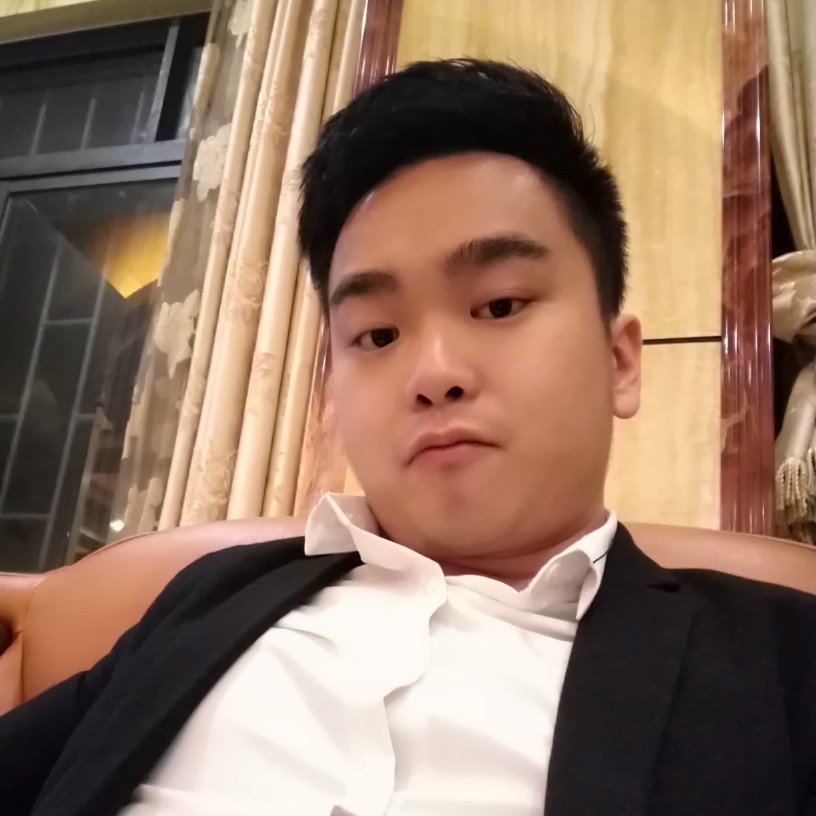 默默微笑+的照片