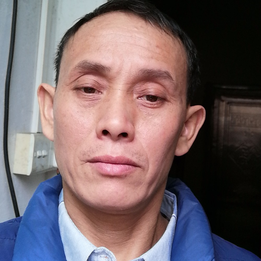 白昼苦恋深情的照片