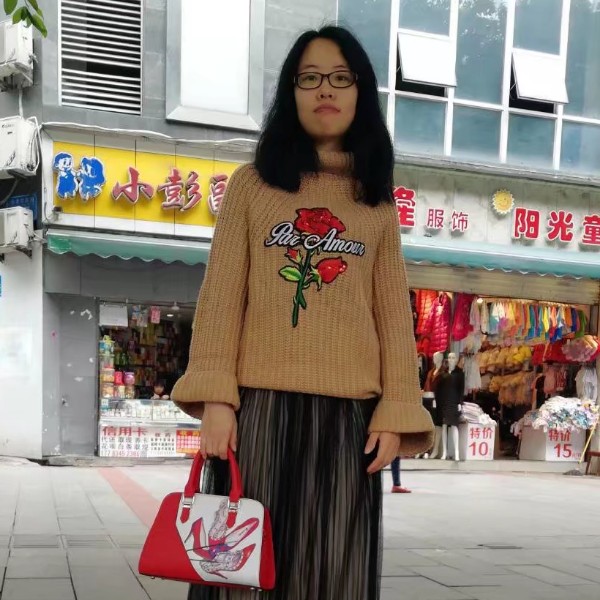 梅雨芳芳的照片