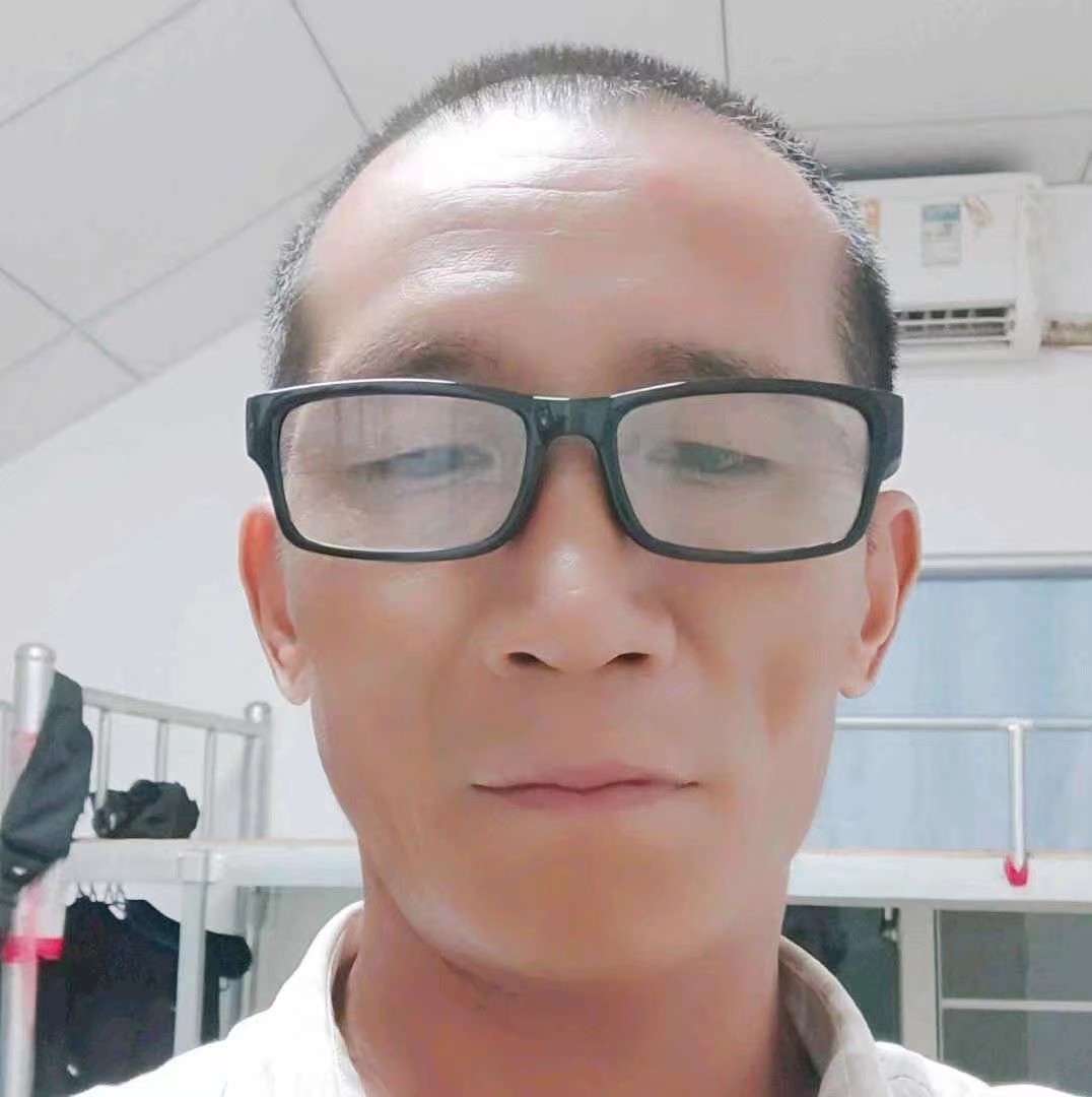郭国莲ⅤS的照片