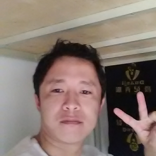 草莓耍酷的照片