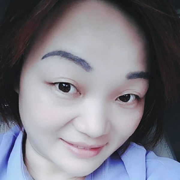 彭滢的照片