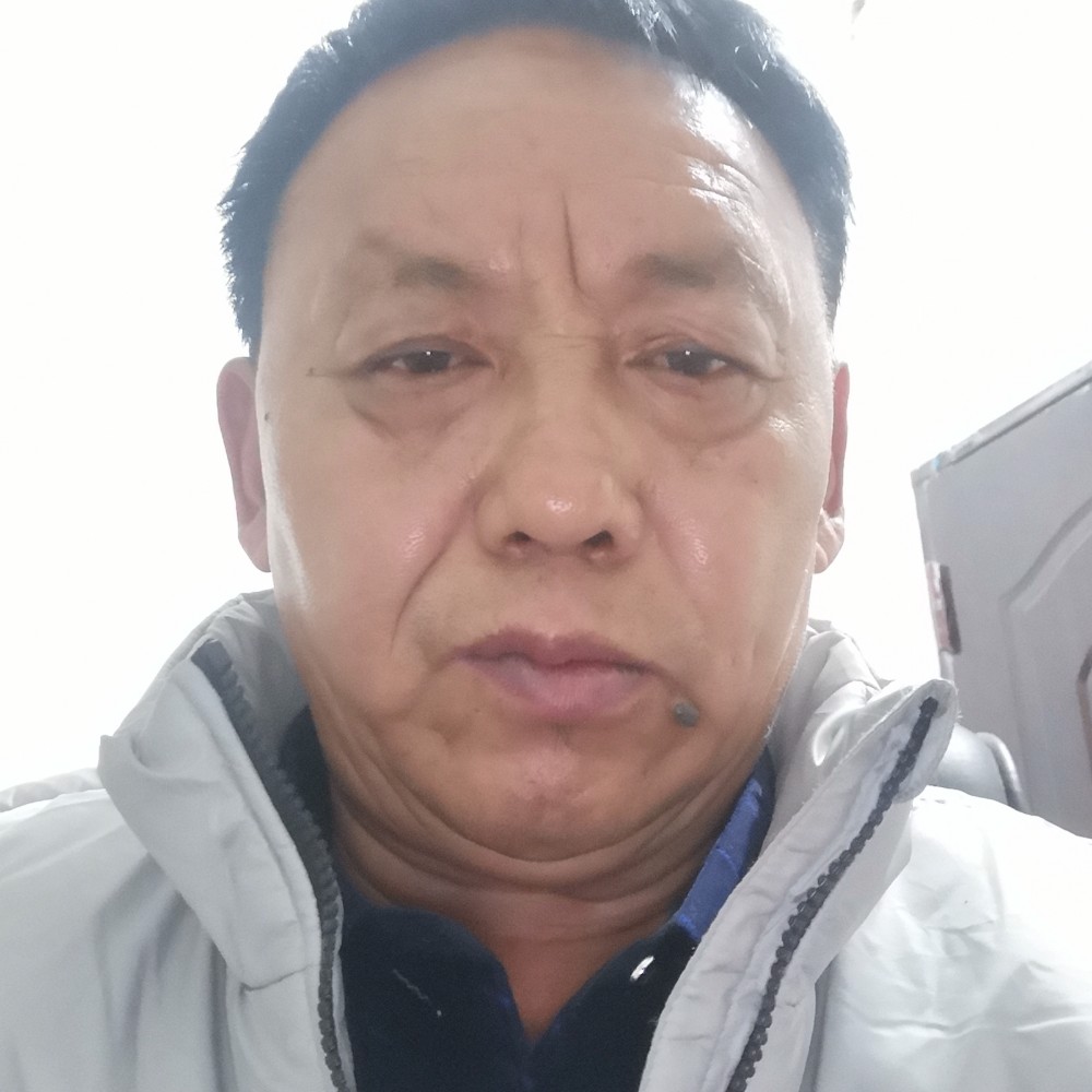 一起伸手的照片