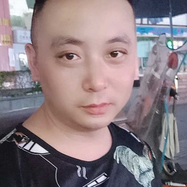 还单身深拥涟漪的照片