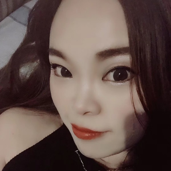 阳宝爱吃鱼的照片